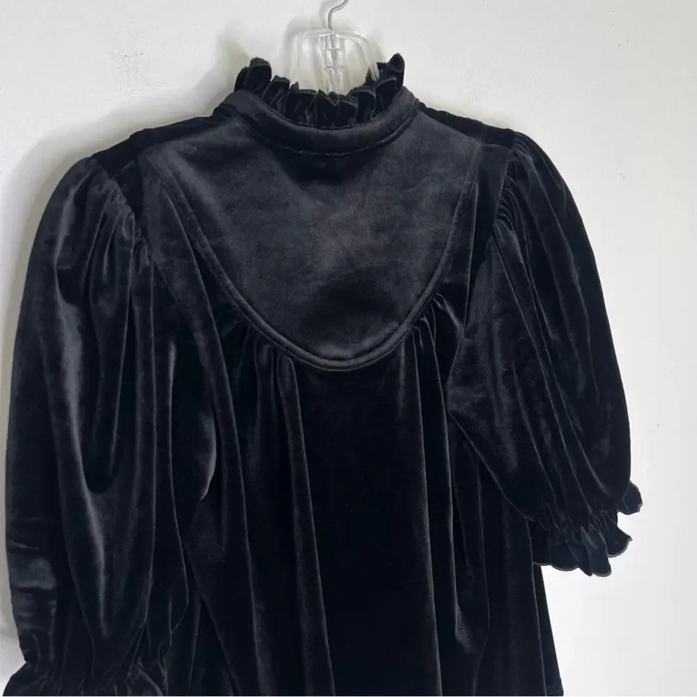 New Pomander Place Tuckernuck Selena Velvet Ruffle Top Black Sz S